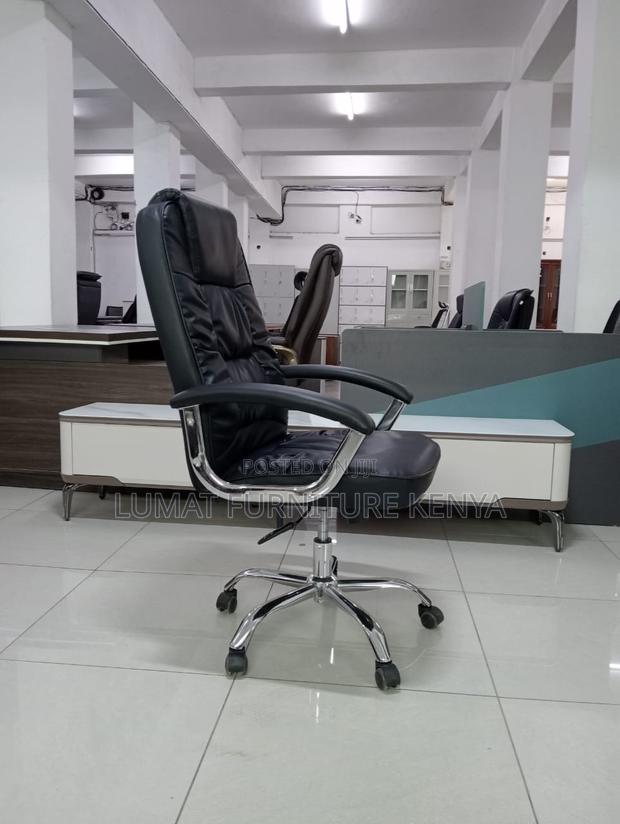 Executive Chair With Neck Support - thumbnail 4