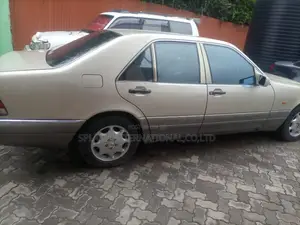 Mercedes-Benz S-Class 1995 Gold