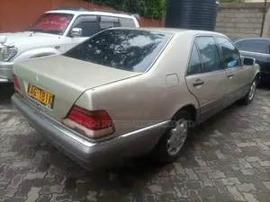 Mercedes-Benz S-Class 1995 Gold