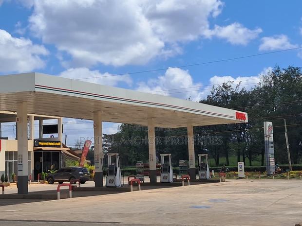 Rent Karen Mini Mall Space Avaliable - main view