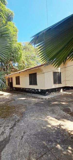 3bdrm Bungalow in Bombolulu for sale - thumbnail 2