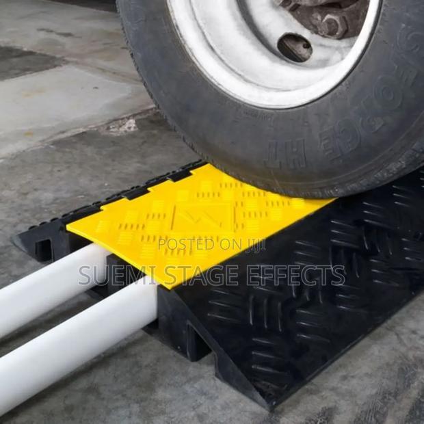1m Heavy-Duty 2 Channel Cable Ramp Protector – Durable Safe