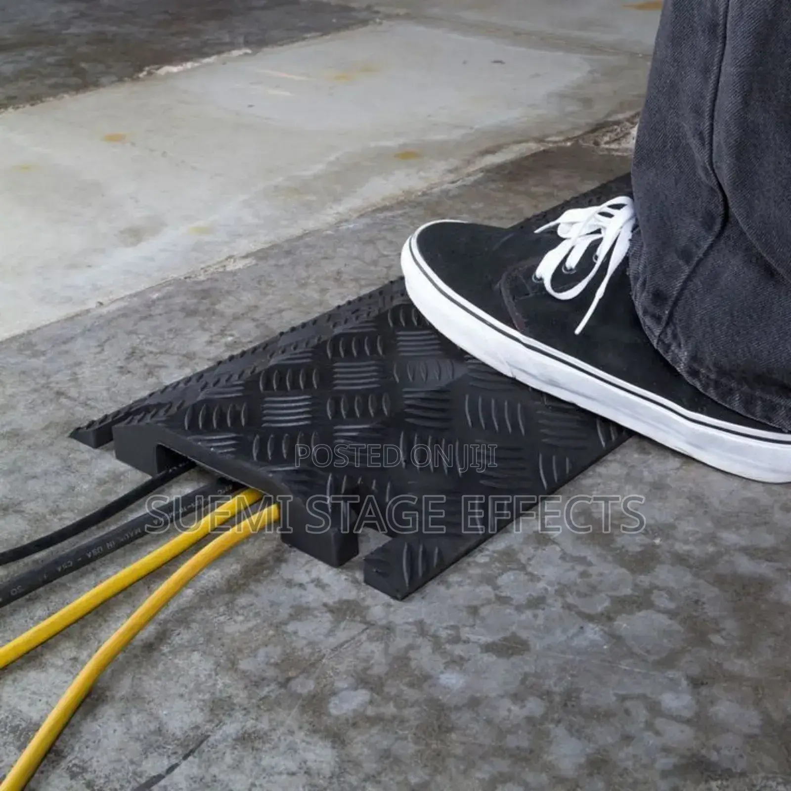 1m Heavy-Duty 2 Channel Cable Ramp Protector – Durable Safe