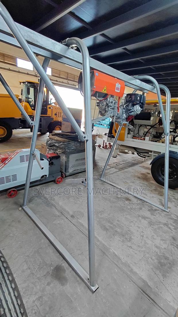 Iori Concrete Hoist Half Tonne 500kg Heavy Duty. - main view