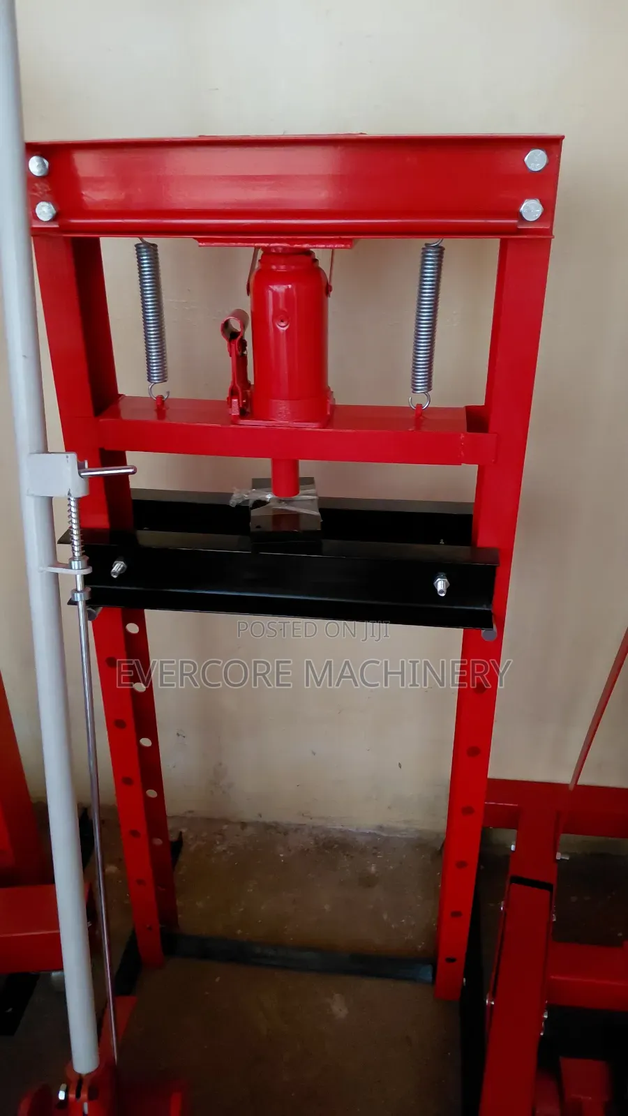Heavy Duty 30tonne Manual Hydraulic Press Jack Machine .