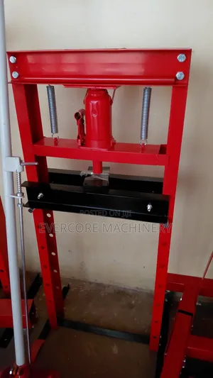 Heavy Duty 30tonne Manual Hydraulic Press Jack Machine .