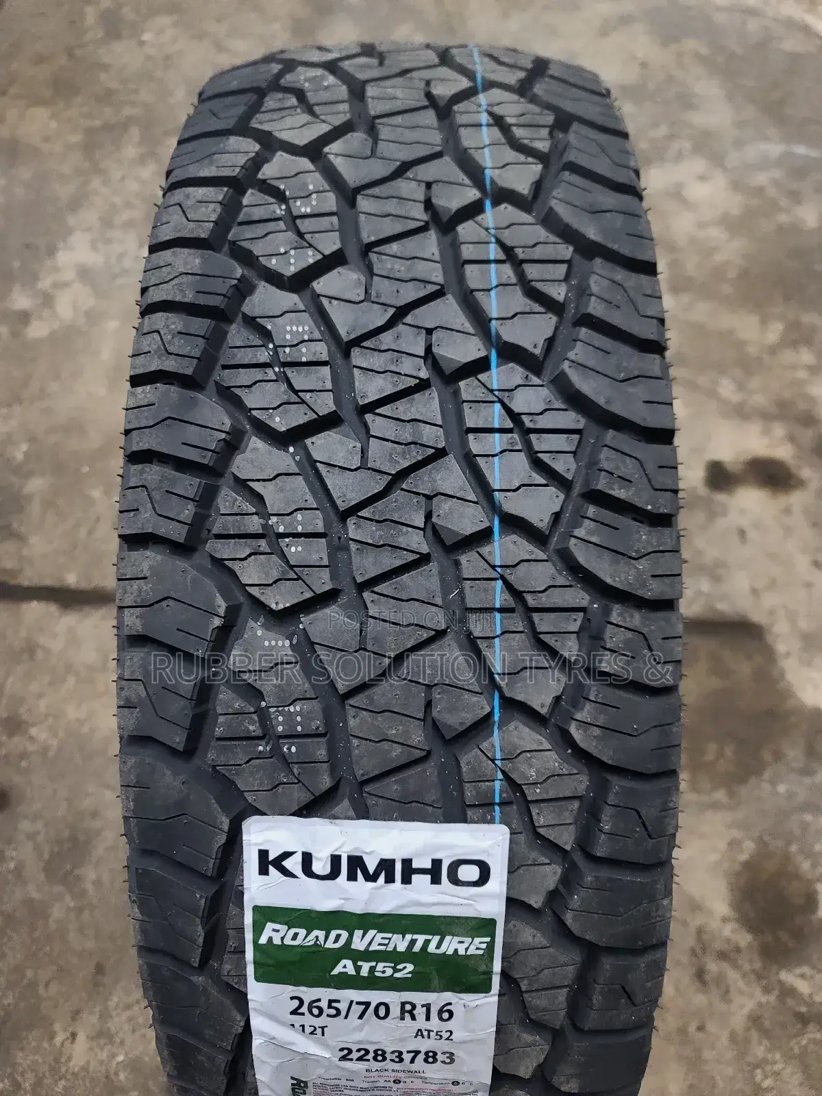 265 /70 R16 Kumho Ttres a/T52 Road Venture