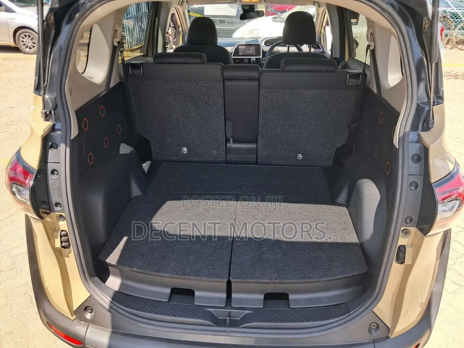 Toyota Sienta 1.5 FWD (6-seater) 2019 Beige