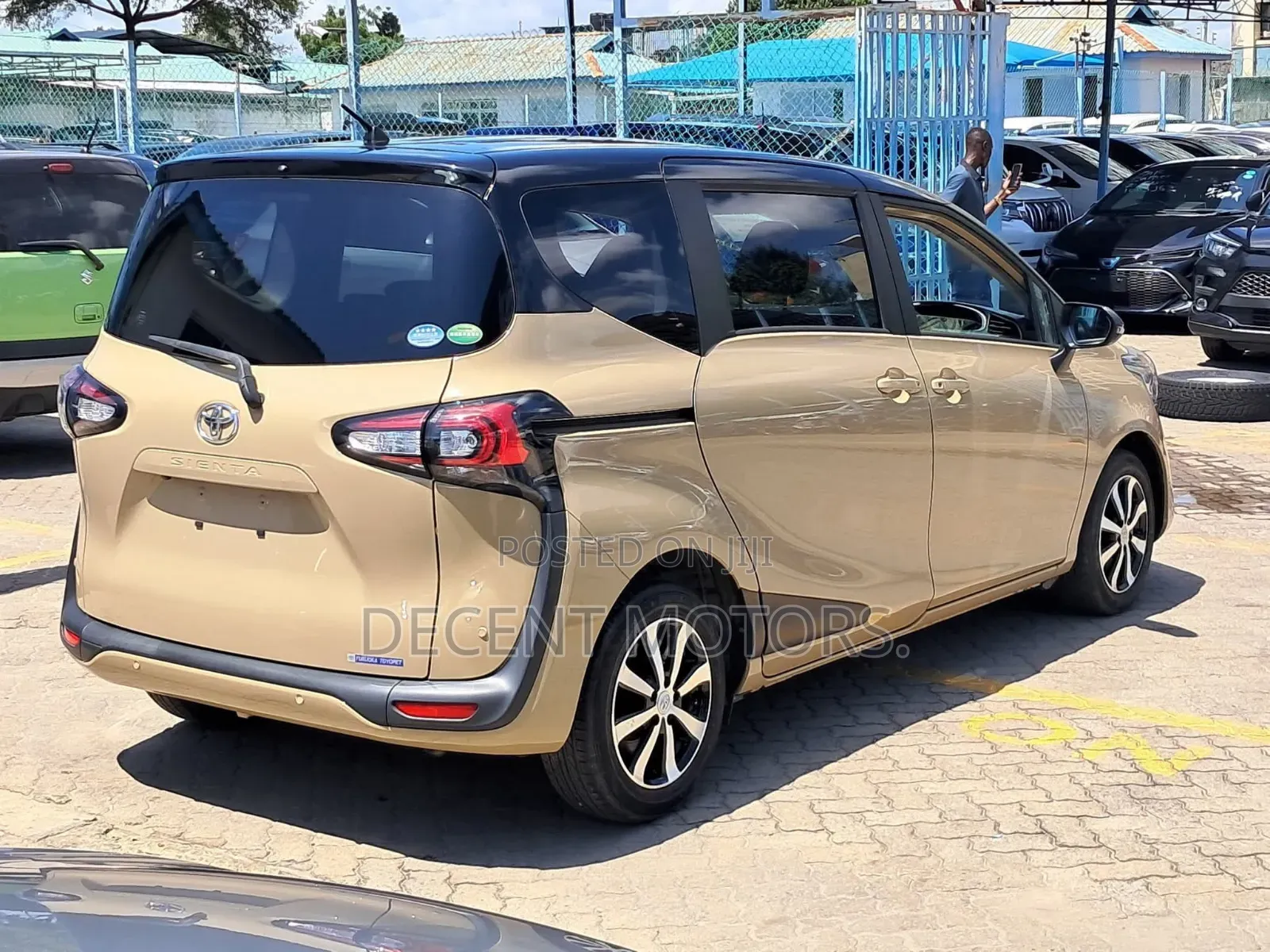 Toyota Sienta 1.5 FWD (6-seater) 2019 Beige