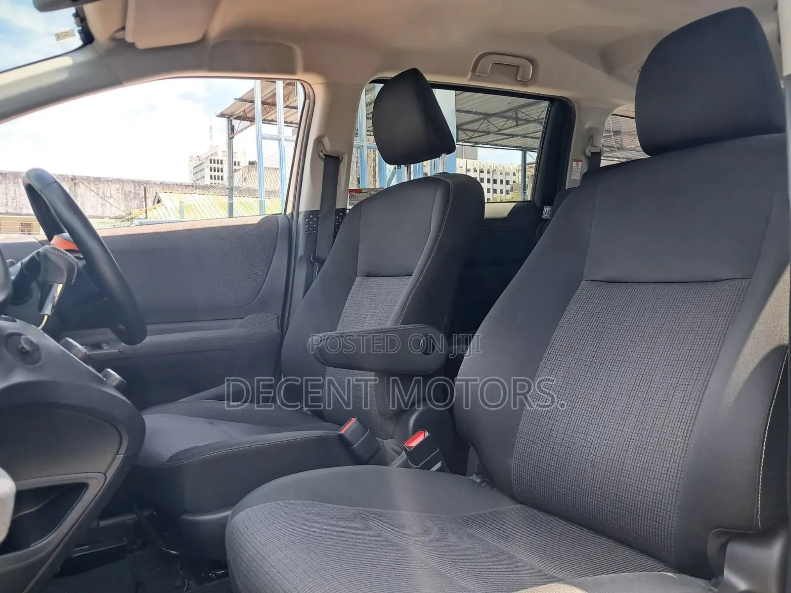 Toyota Sienta 1.5 FWD (6-seater) 2019 Beige