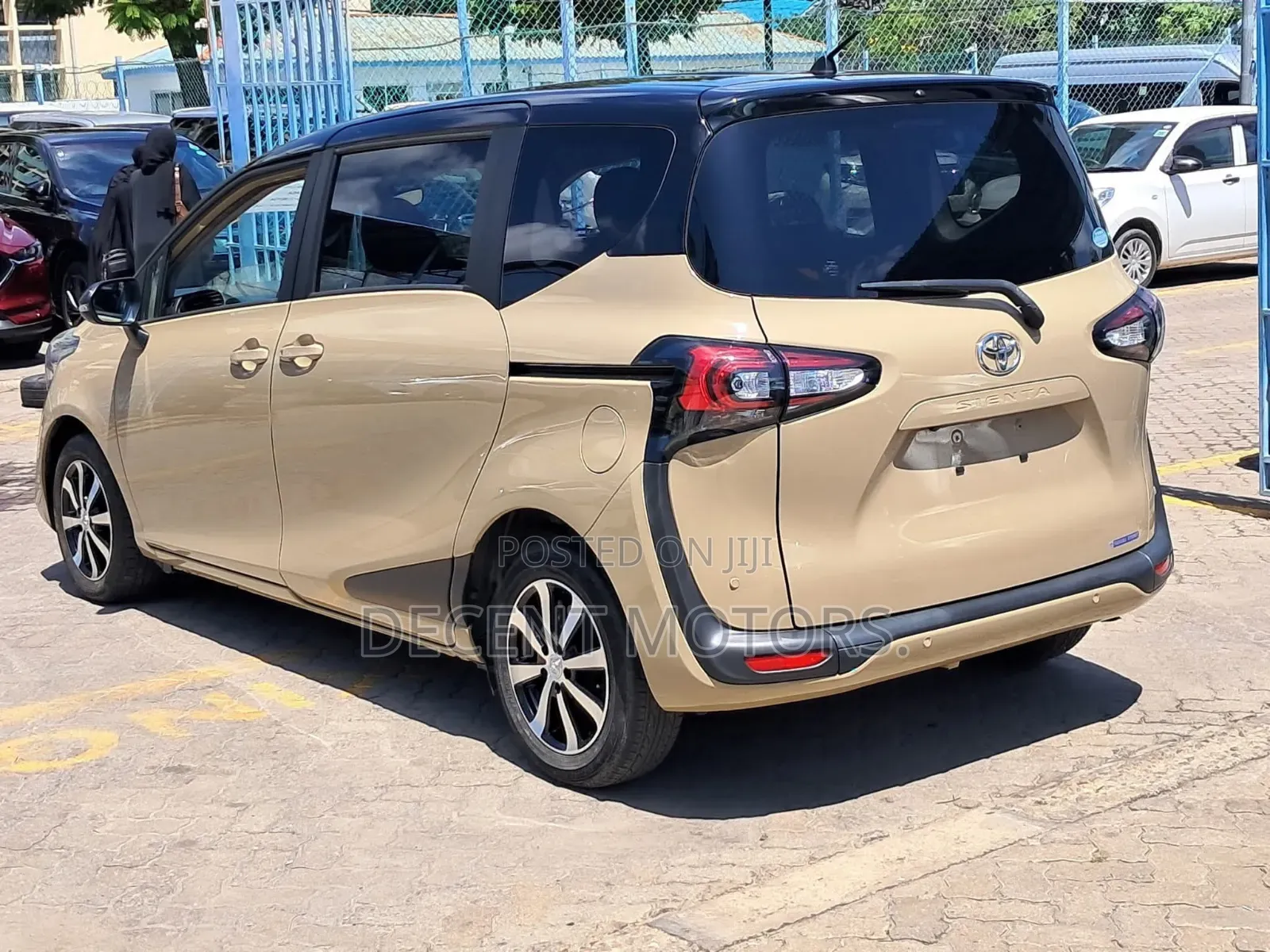Toyota Sienta 1.5 FWD (6-seater) 2019 Beige
