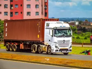 Transit Trailers Accessible for Hoisting and Logistics