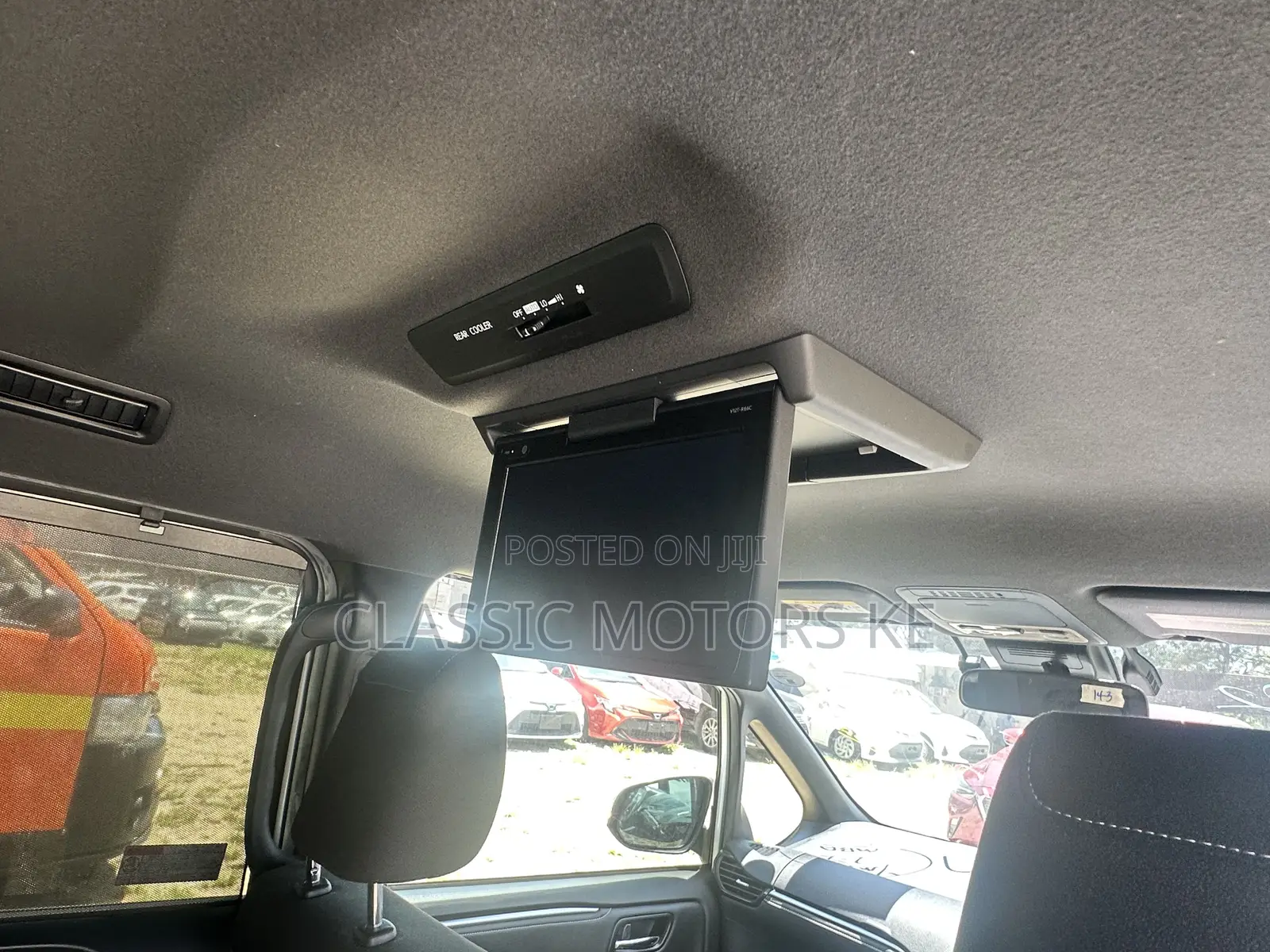 Toyota Esquire 2.0 AWD (8 seater) 2020 White
