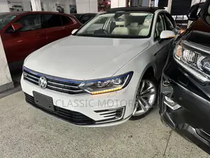 Volkswagen Passat 2019 White