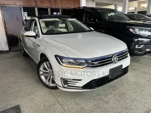 Volkswagen Passat 2019 White