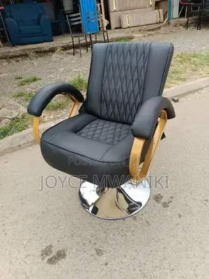 Black Salon Recliner Seat or Styling Seat