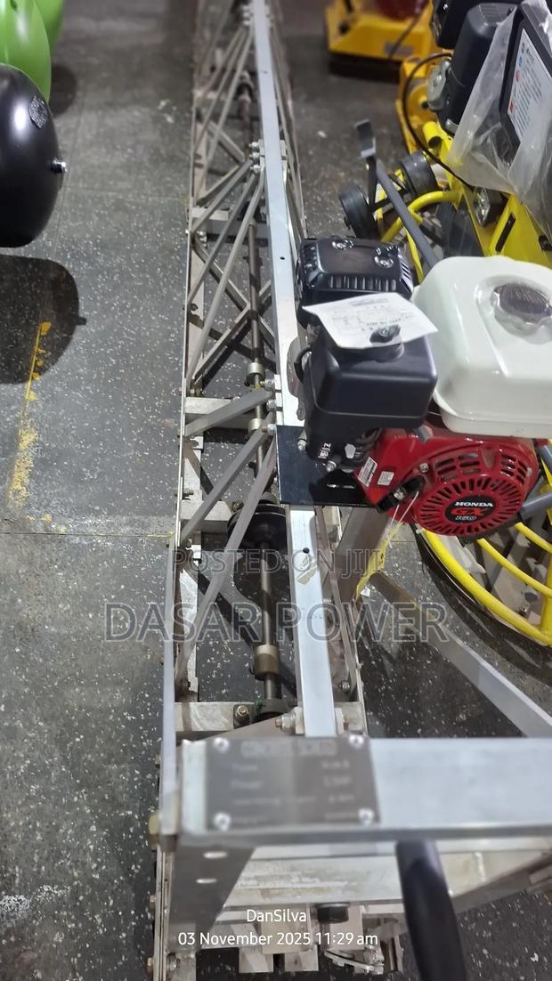 6.5m Screeding Machine With Honda Engine. - thumbnail 4