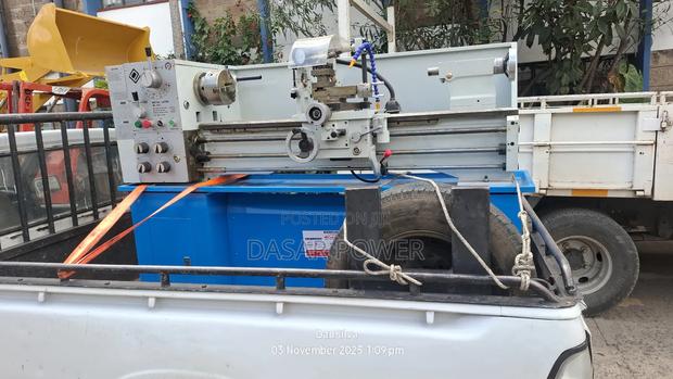 Ml330 Metal Lathe Machine. - thumbnail 2