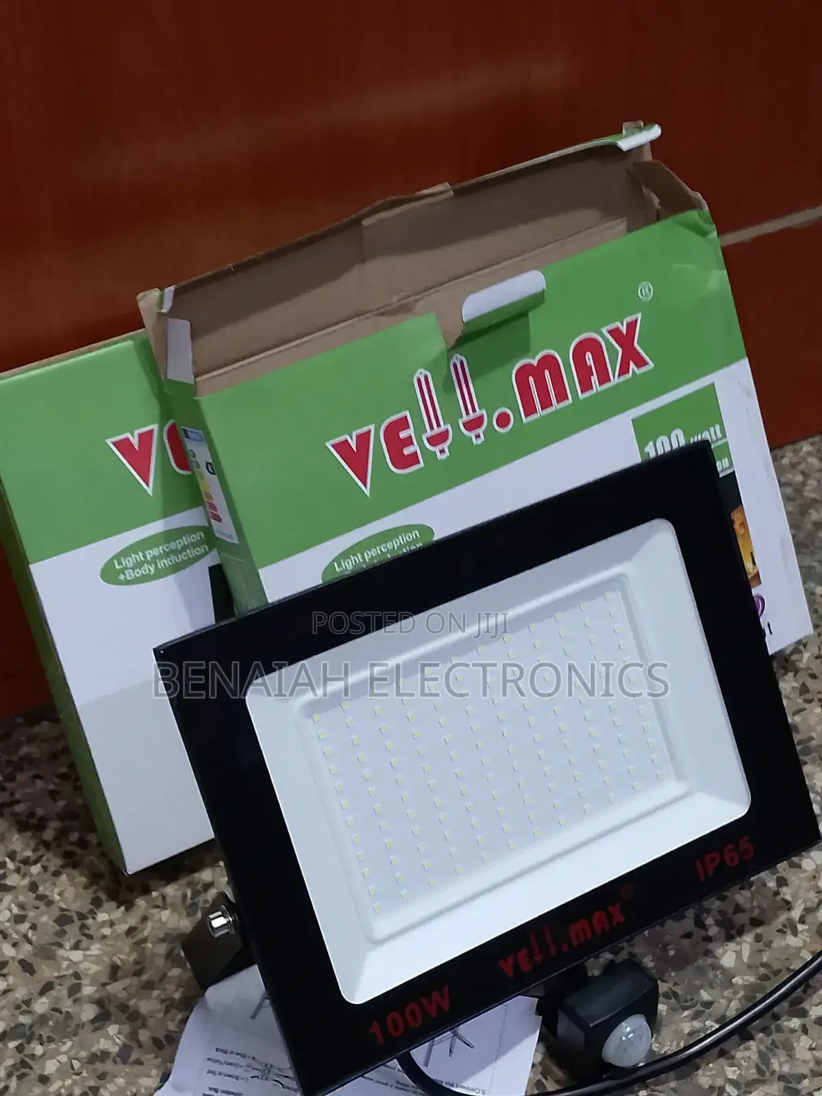 Vellmax Floodlight 100 Watts Ac Lamp.Good Quality Floodlight