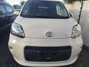 Toyota Porte 2018 White