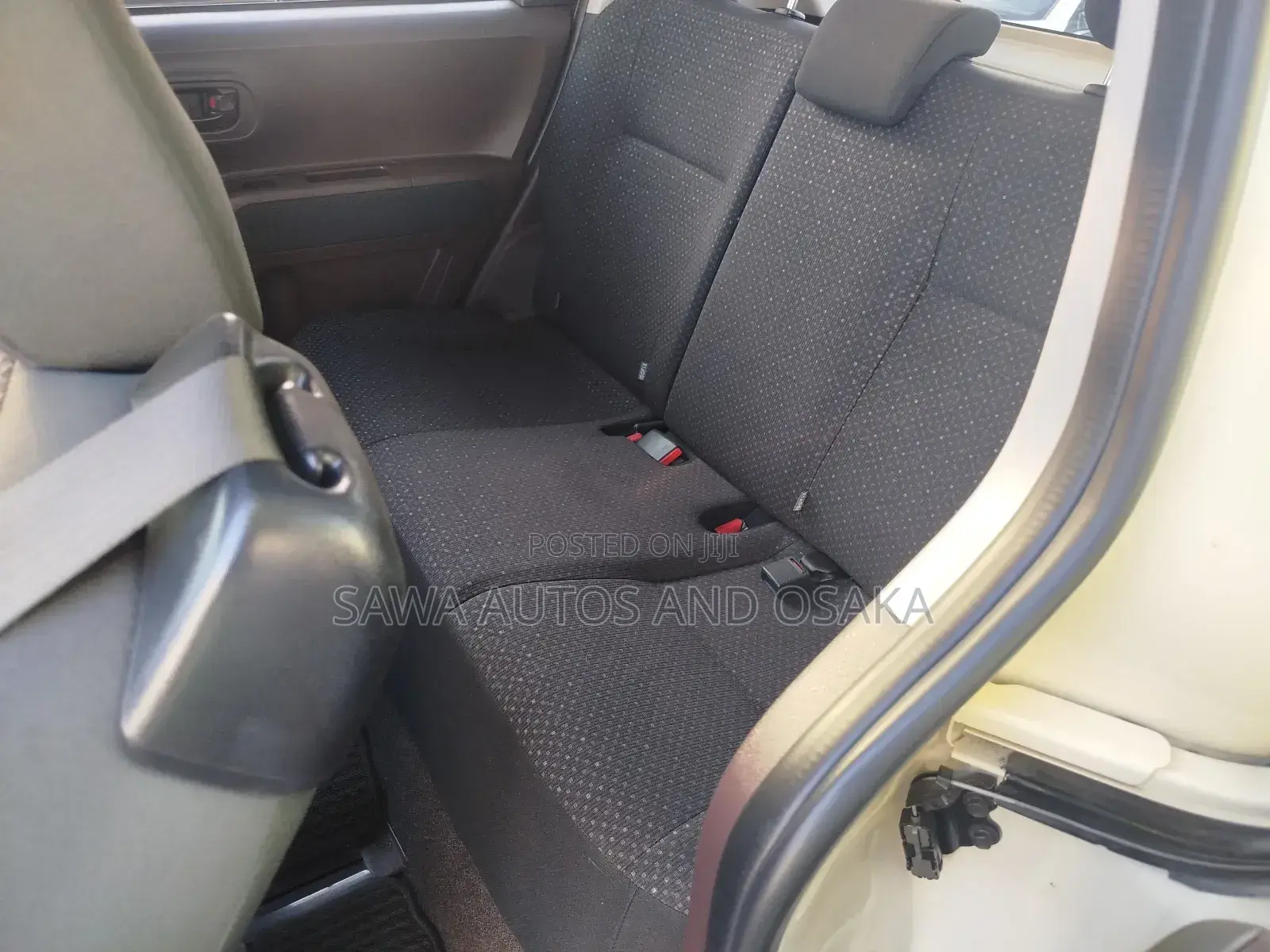 Toyota Porte 2018 White