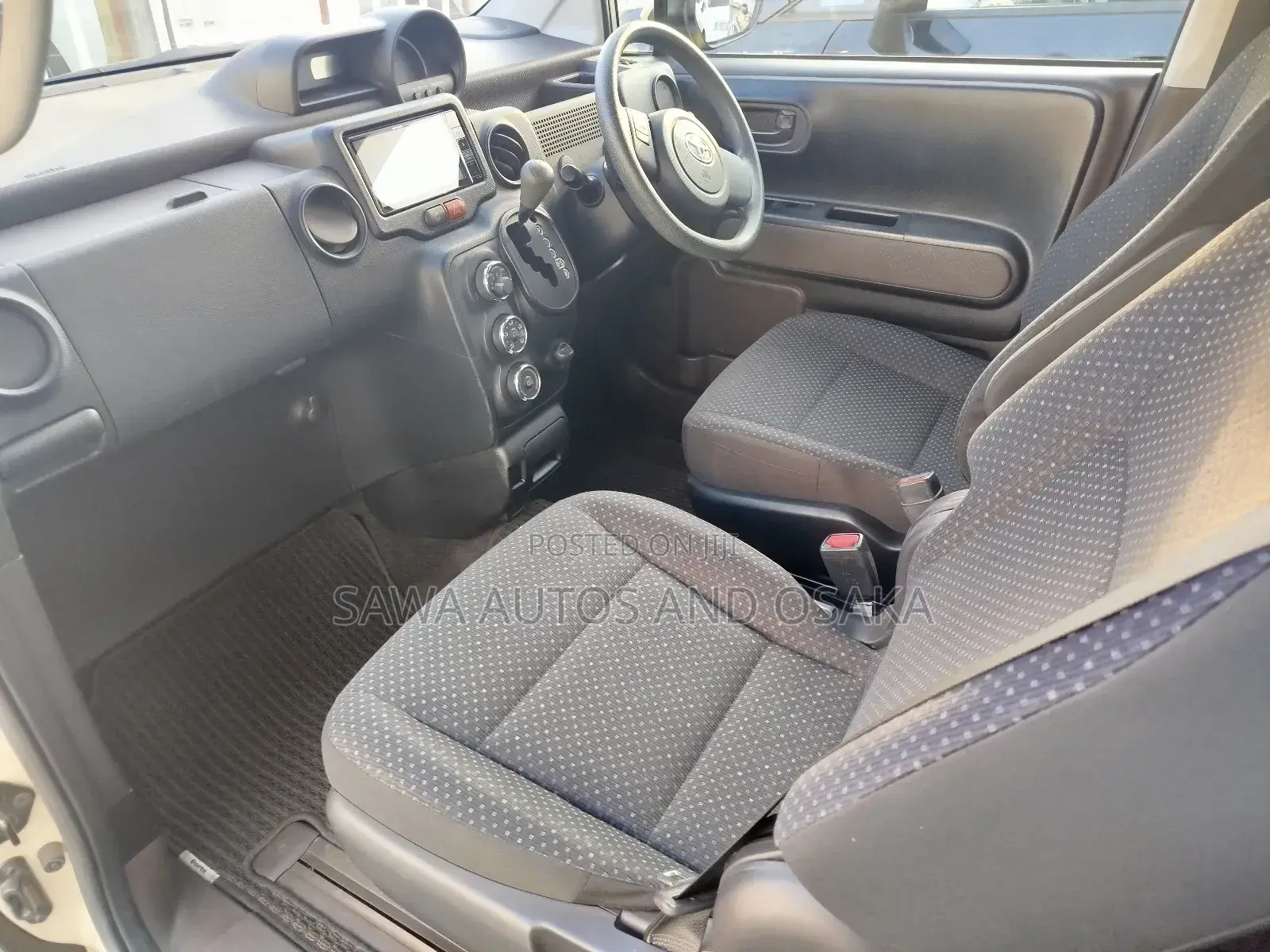 Toyota Porte 2018 White