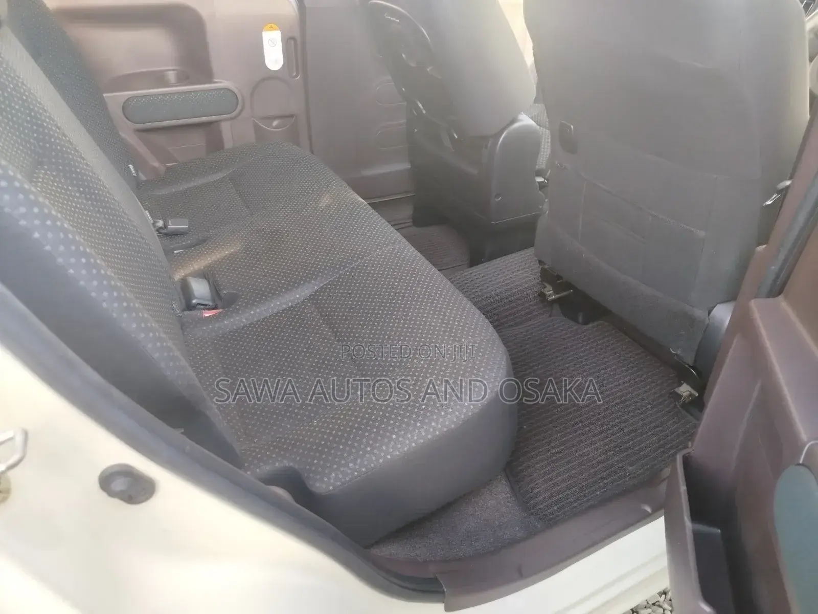 Toyota Porte 2018 White