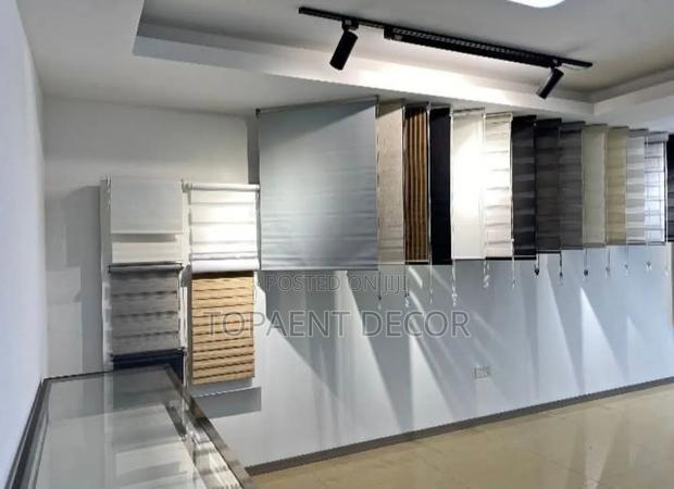 Horizontal Zebra Window Curtain Blinds For Sunlight Protection - main view