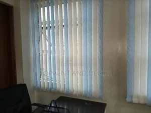 Modern Offices Vertical Blinds for Conference Rooms