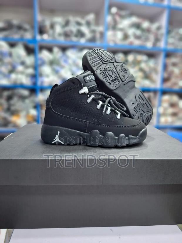Kids Jordan 9
Black - main view
