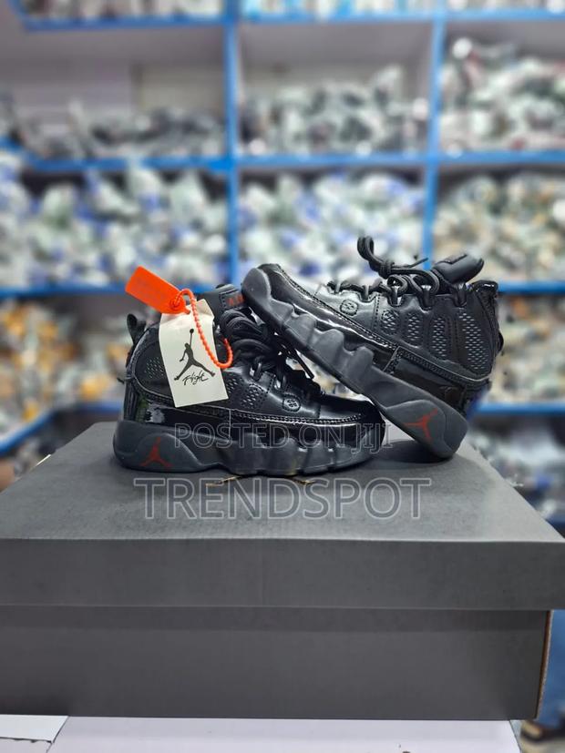 Kids Jordan 9
Black - thumbnail 3