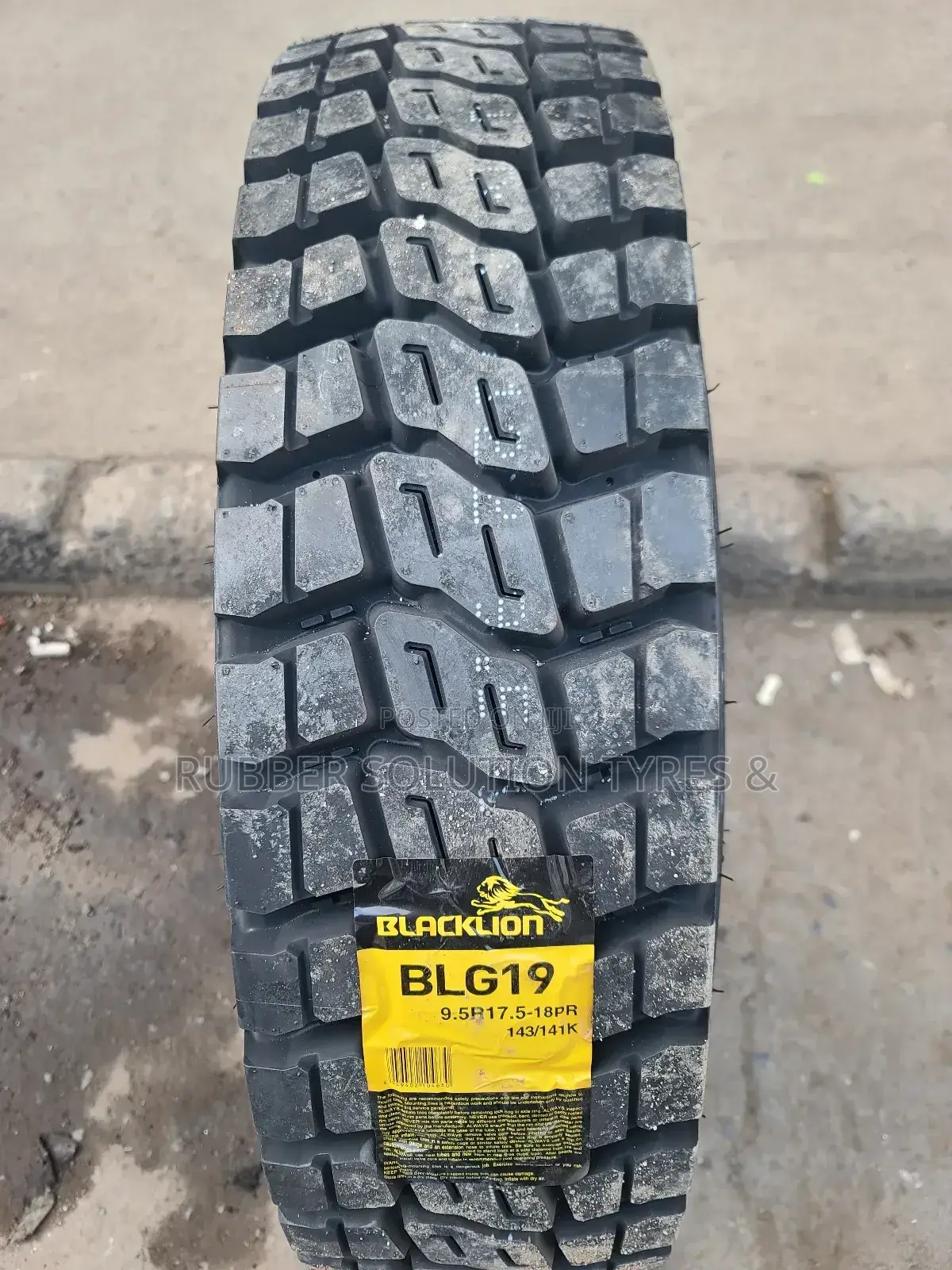 9.5r17.5 Blackhawk Tires