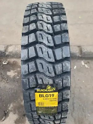 9.5r17.5 Blackhawk Tires