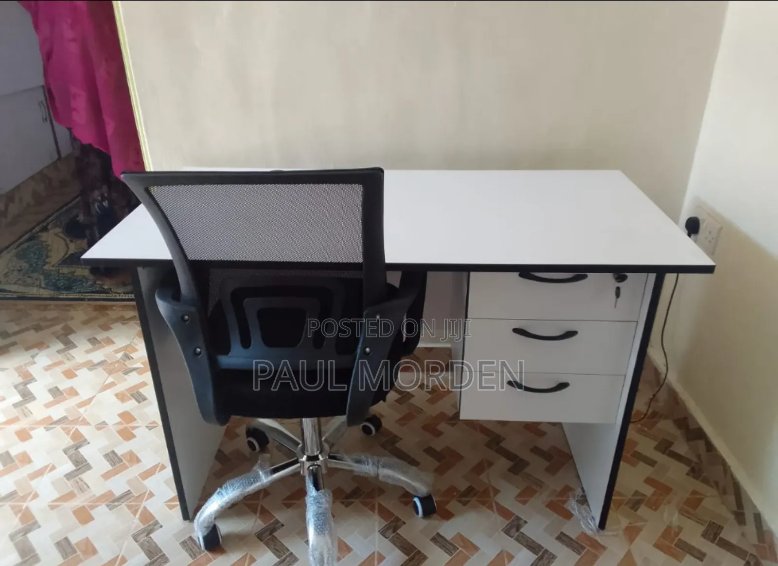 White Office Desk With Mesh Office Chair