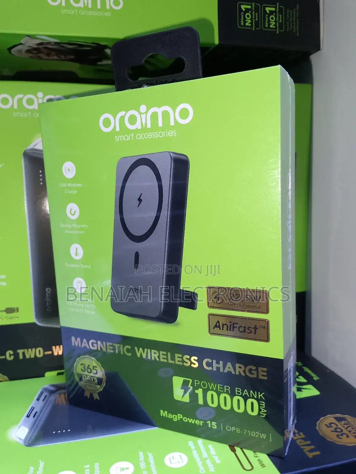 Magnetic Wireless Charge With a Foldable Stand