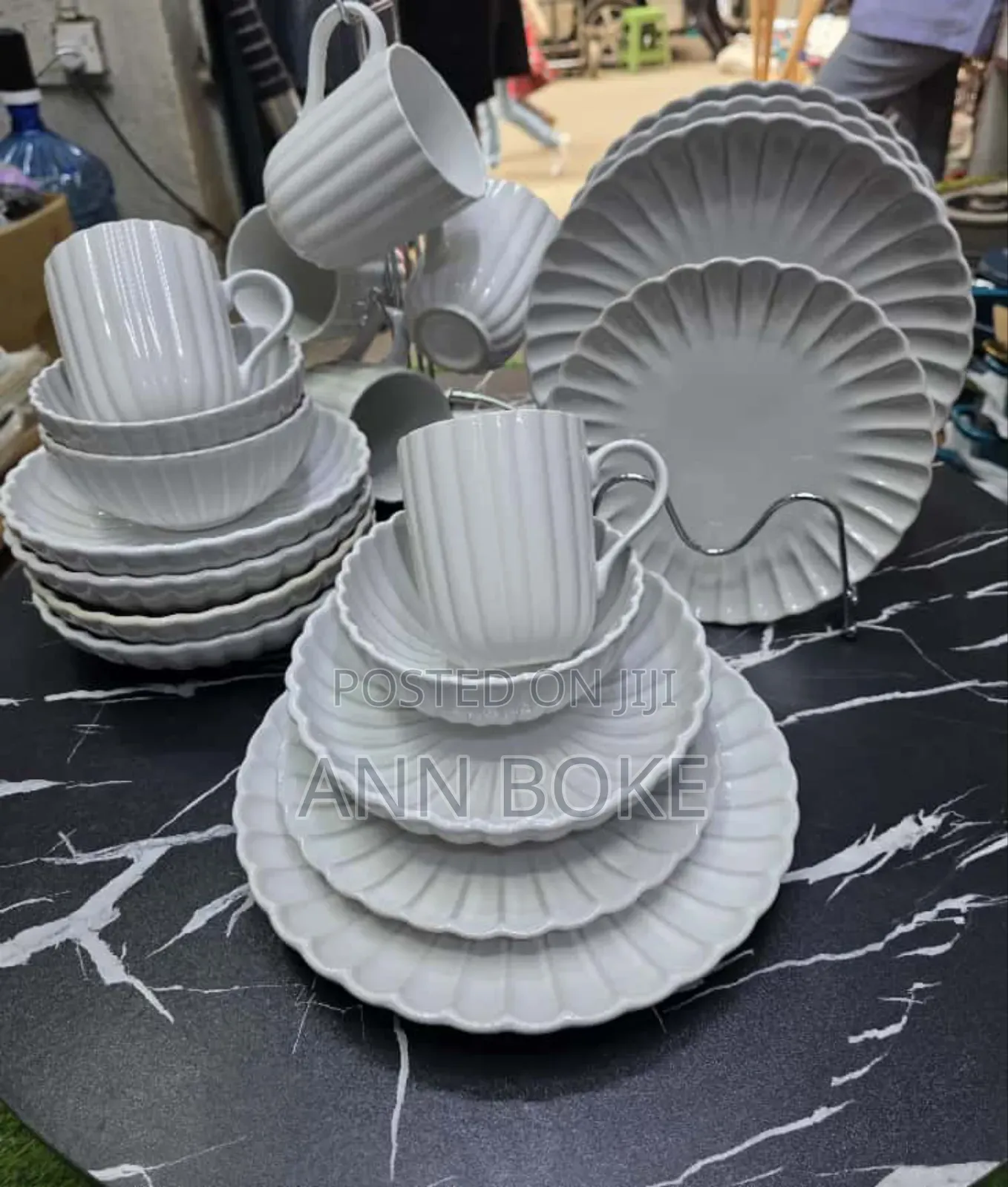  Available 30pcs Ceramic Set.
European Scallapoed Ceramic