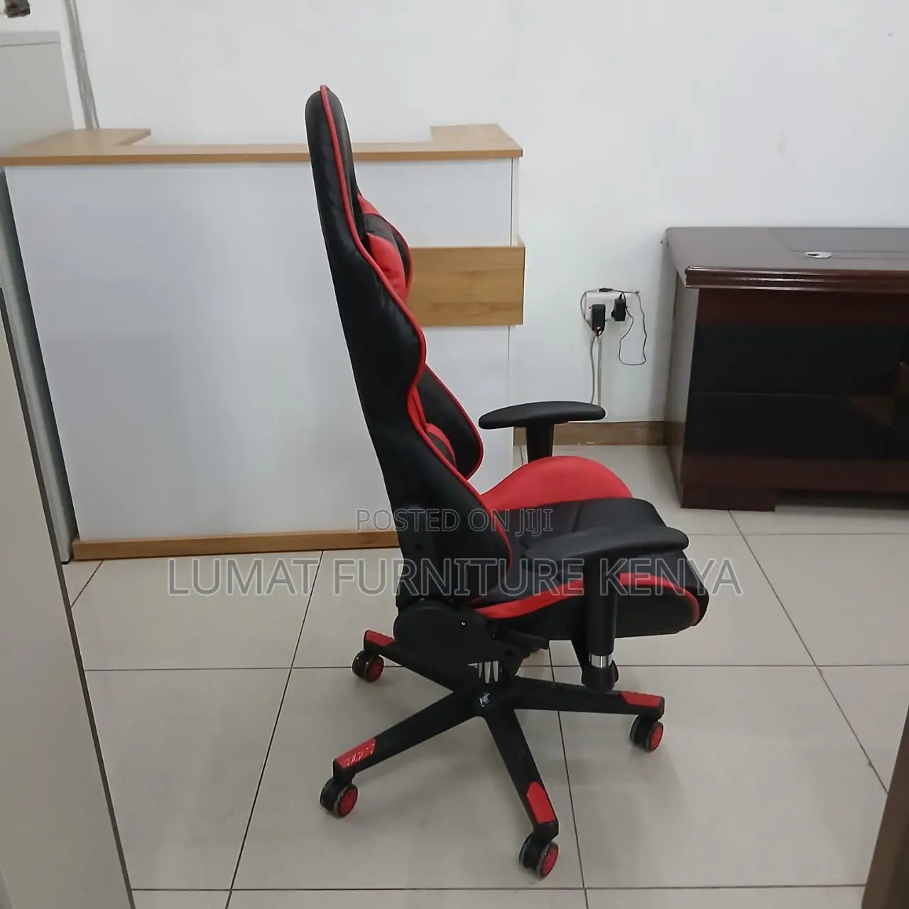 Red High Back Comfortable Gaming Seat