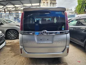 Toyota Noah 2.0 FWD (8 Seater) 2019 Silver