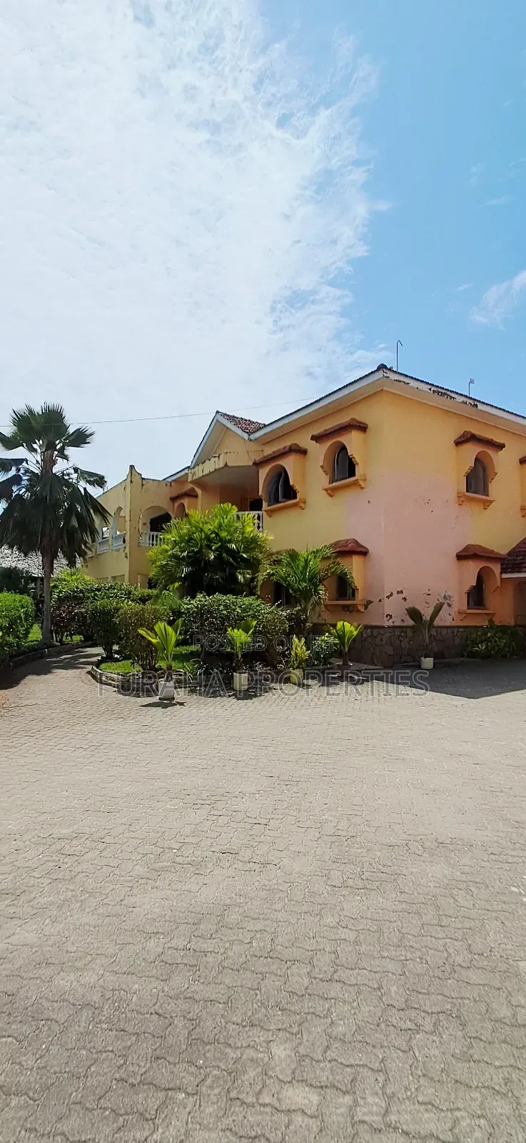10bdrm Villa in Nyali for sale