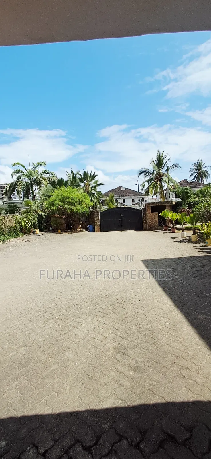 10bdrm Villa in Nyali for sale