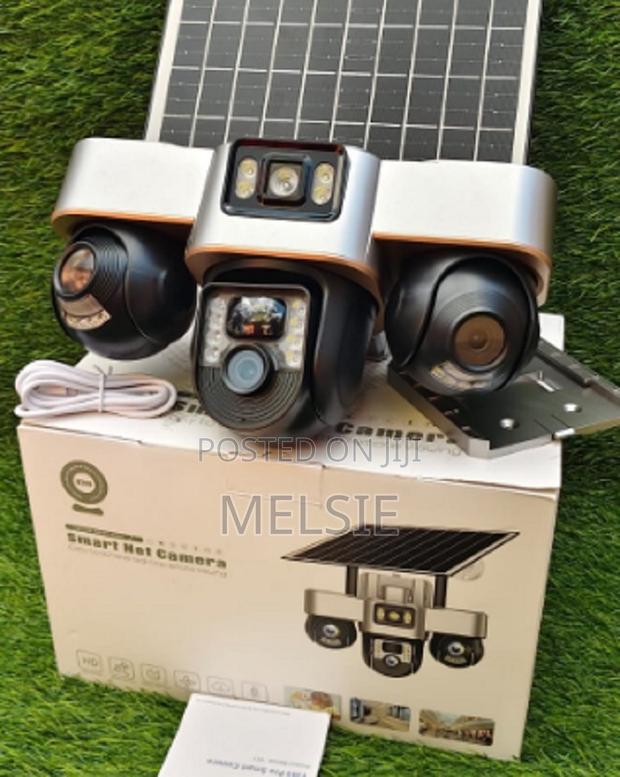 Triple Lens Three Screens Camera Solar Powered Solar Light 4g