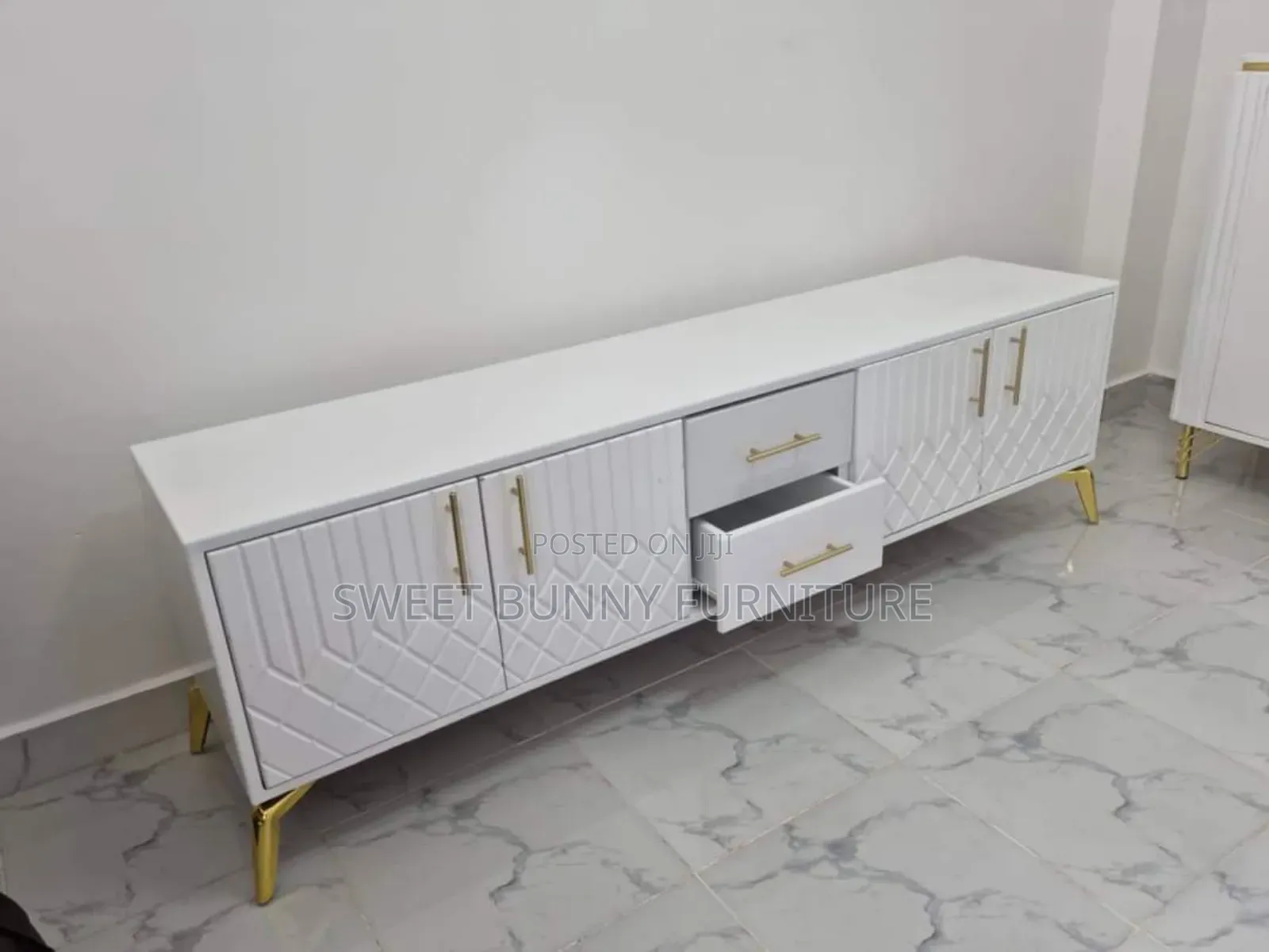 Television Stand (Tv Stand)