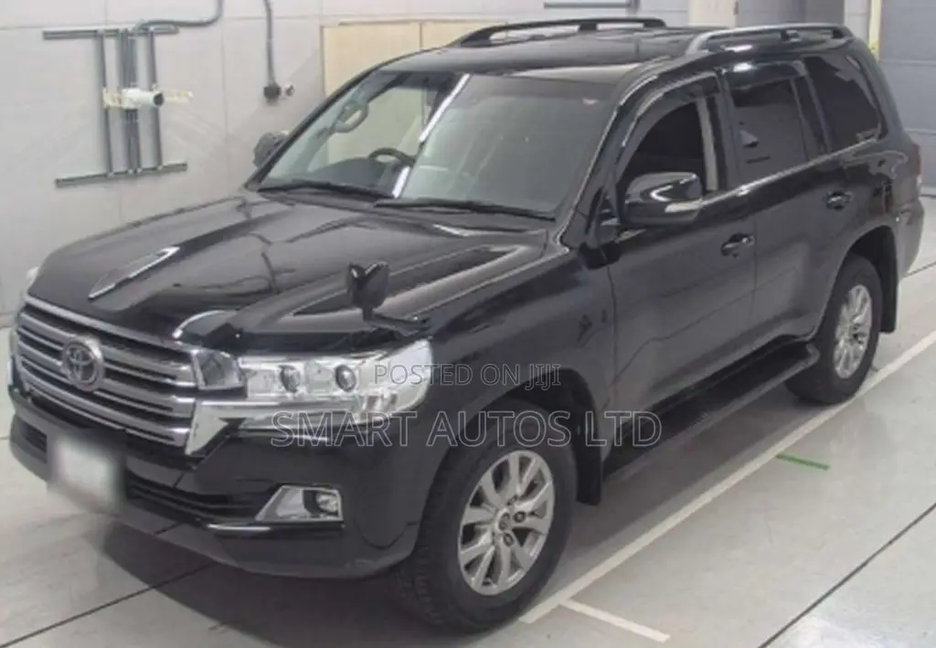 Toyota Land Cruiser 4.6 V8 AX 2018 Black