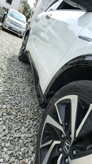 Honda Vezel 1.5 2WD 172 hp 2019 Pearl
