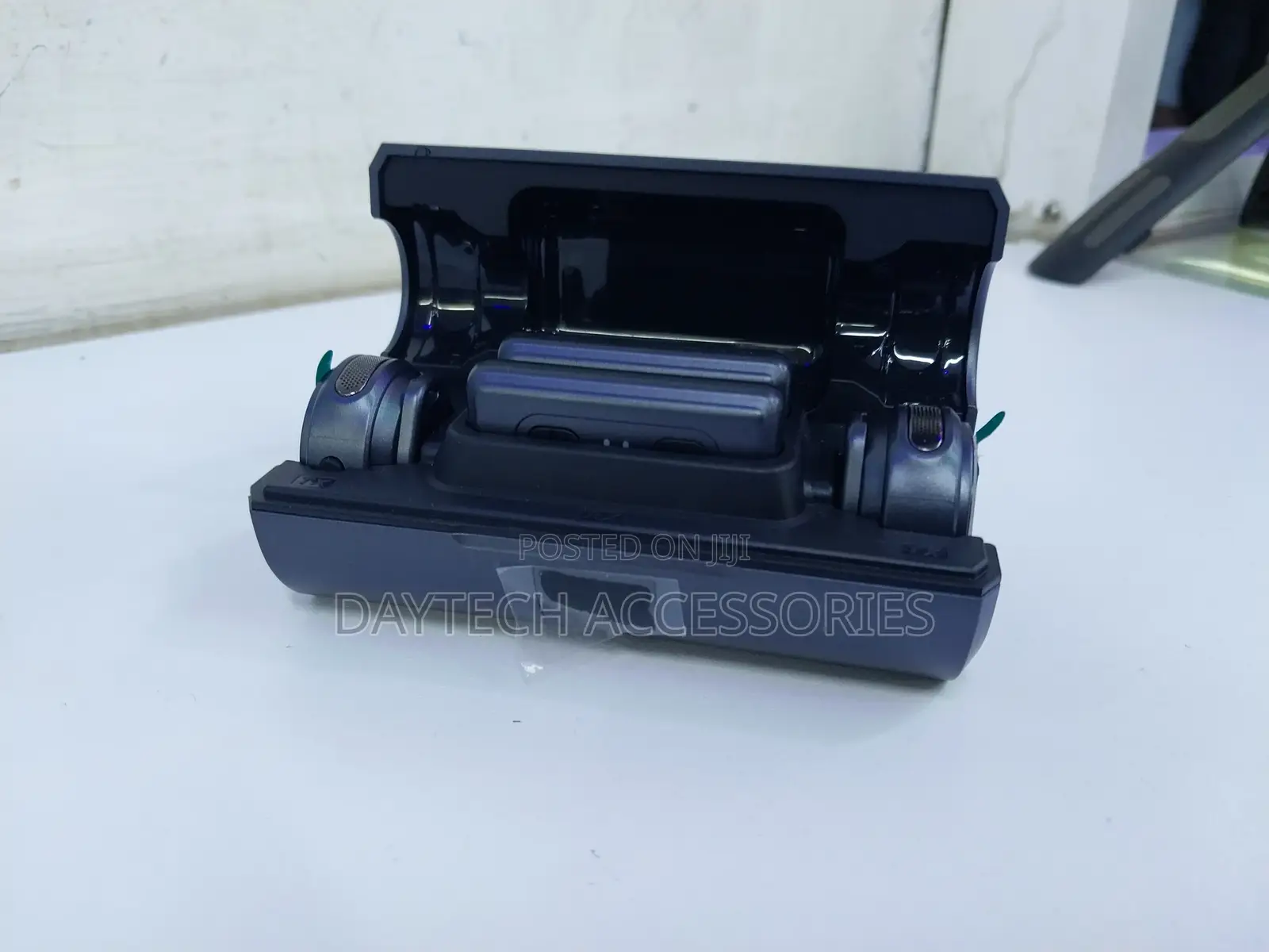 Jmary Mw-19 Wireless Microphone for Type-C Lightning Connector.
