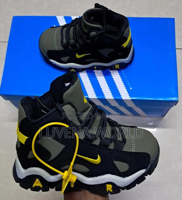 Jungle Green Nike Air - main view