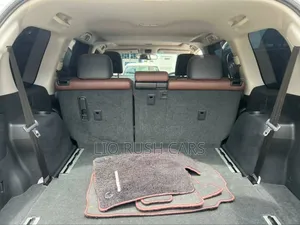 Toyota Land Cruiser Prado 2017 Gray