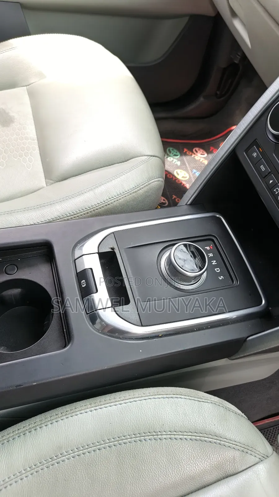 Land Rover Discovery Sport SE 2017 Brown