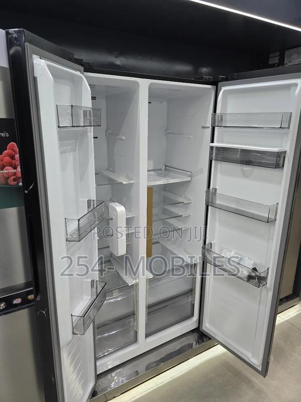 Hisense Ref558dr B-G 541l Side by Side Fridge: Sleek Black Glass - thumbnail 2
