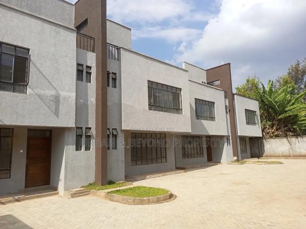 4bdrm Townhouse / Terrace in Gitaru for rent